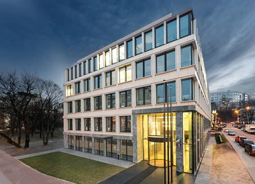 New office building in Powiśle district