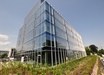 Celebro office building with use permit