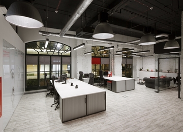 Dzielna 60 office complex modernized