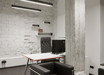 Dzielna 60 office complex modernized