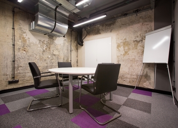 Dzielna 60 office complex modernized