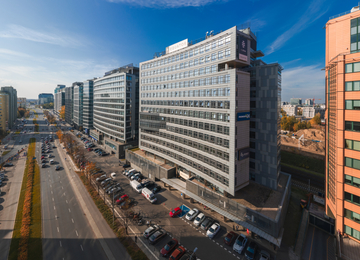 Modernization of the reception area and lobby at Equator I in Warsaw