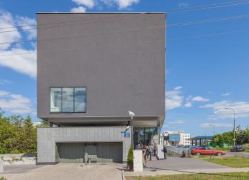 Onyx Point leased in 60%
