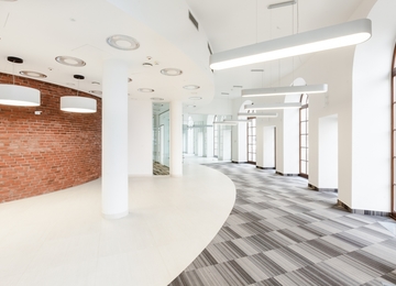 First tenant in Plac Bankowy 1