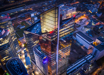 Warsaw Skyliner is already covered with glass