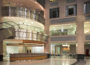 Axa stays in Warsaw Trade Tower