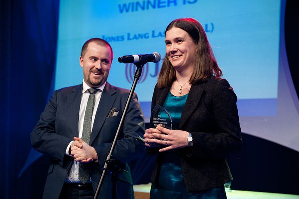 JLL the best advisory company for the business services sector in CEE