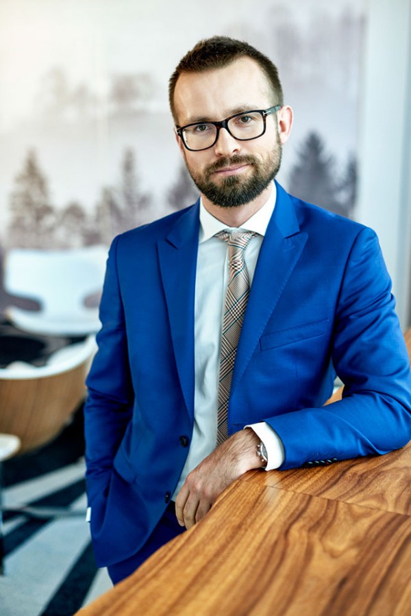 KArol Patynowski, JLL