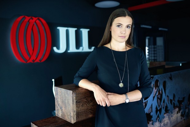 Anna Młyniec, JLL